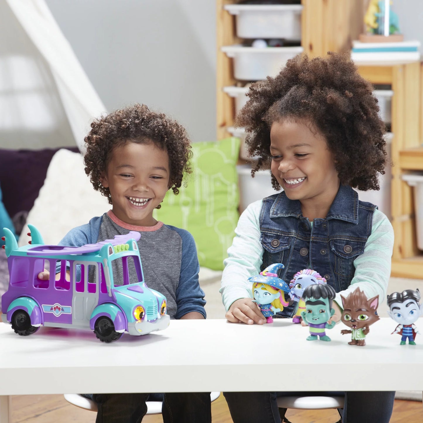 Netflix super monsters grrbus monster bus toy with lights, sounds, and music ages 3 and up