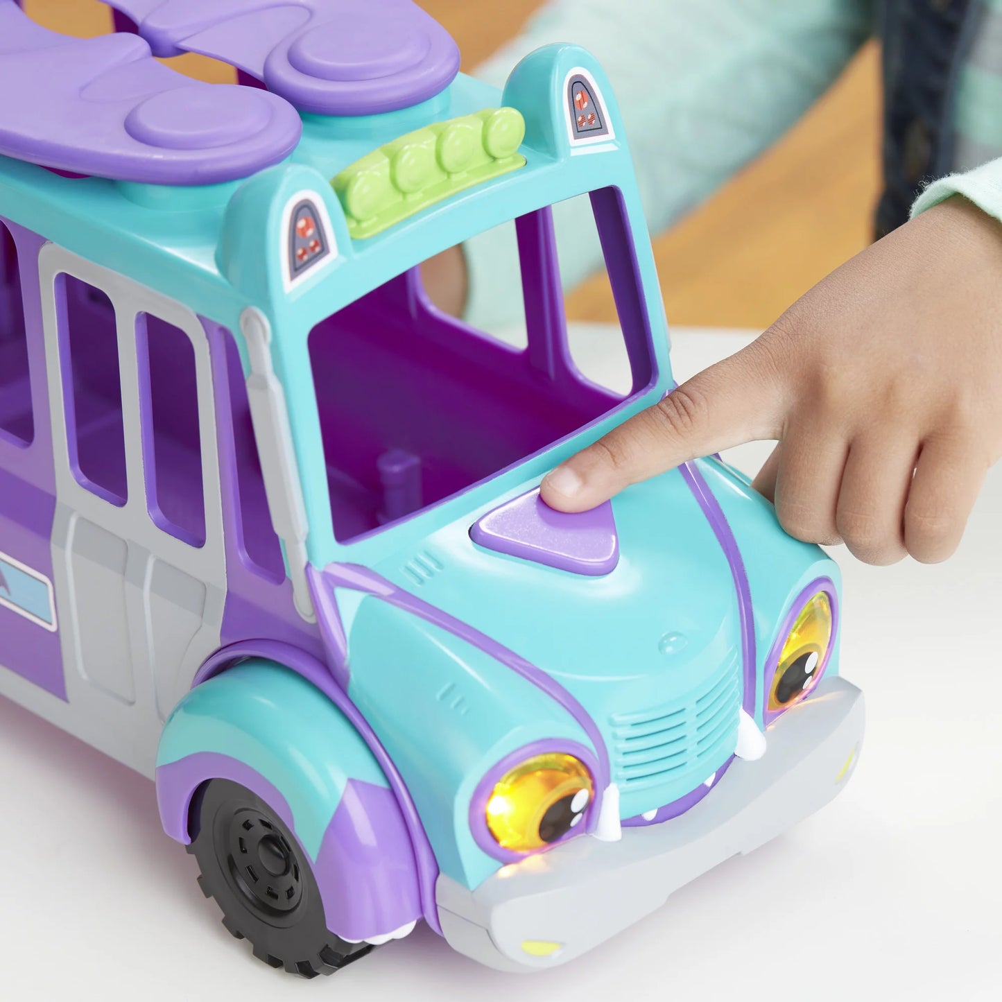 Netflix super monsters grrbus monster bus toy with lights, sounds, and music ages 3 and up