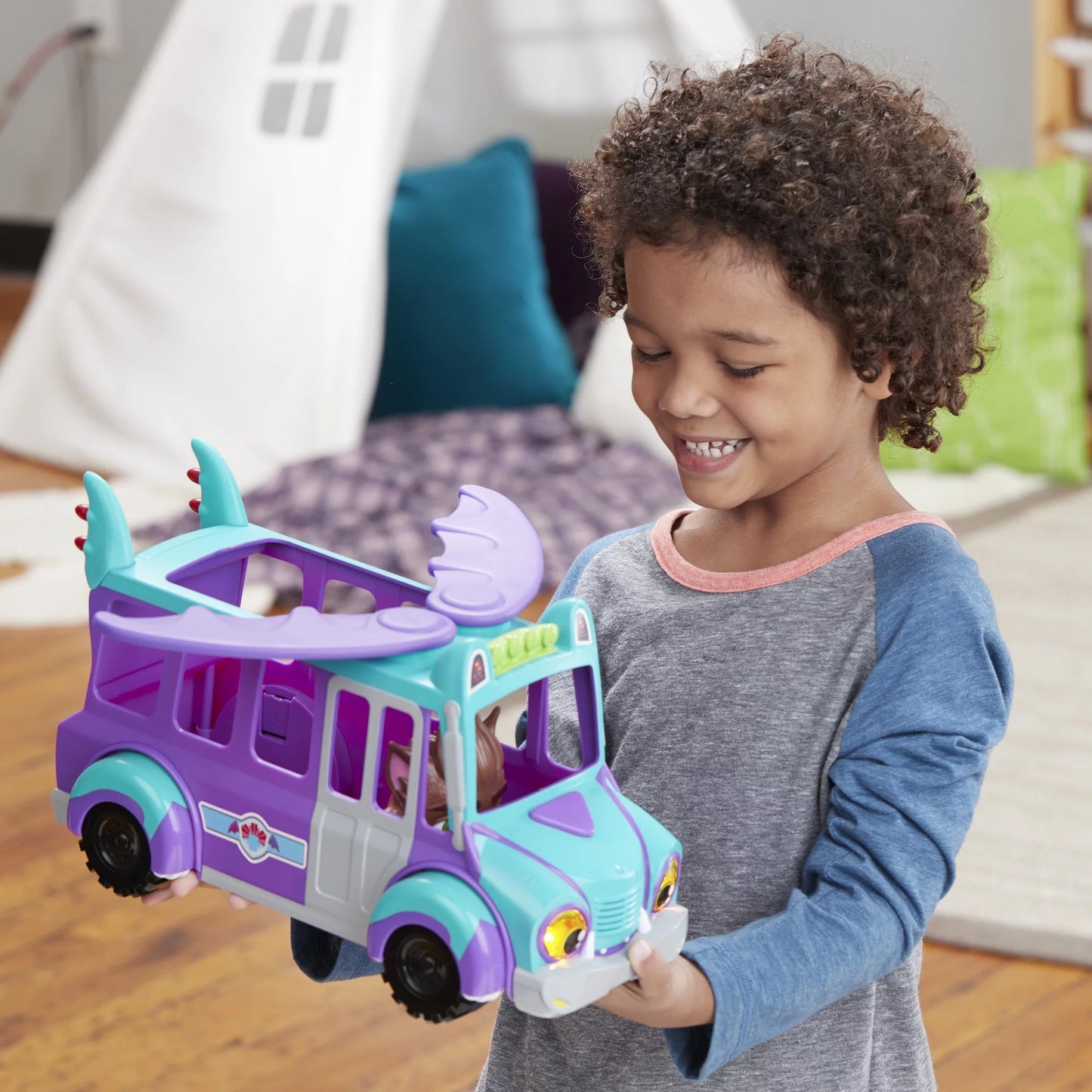 Netflix super monsters grrbus monster bus toy with lights, sounds, and music ages 3 and up