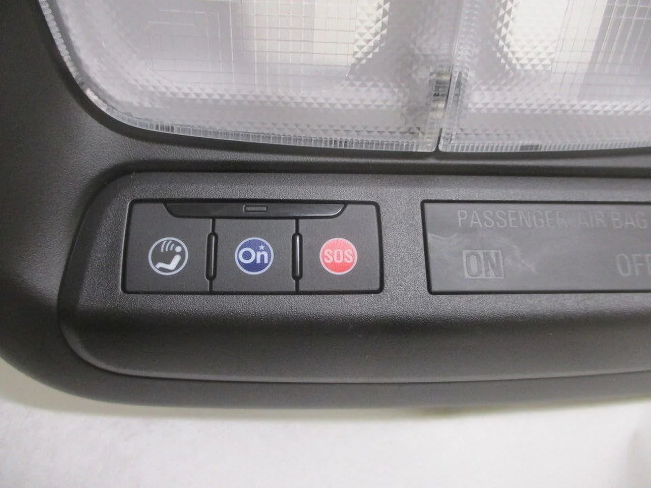 Pre-owned 21 22 chevrolet trailblazer overhead roof console w/onstar & sunroof oem lkq (good)