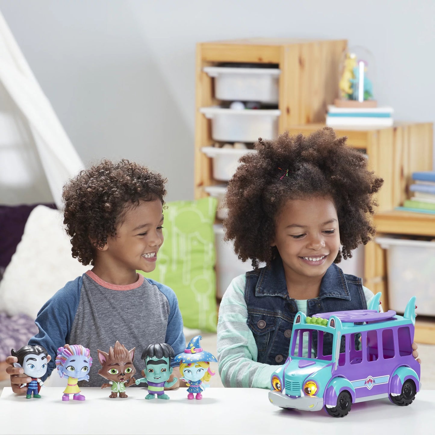 Netflix super monsters grrbus monster bus toy with lights, sounds, and music ages 3 and up