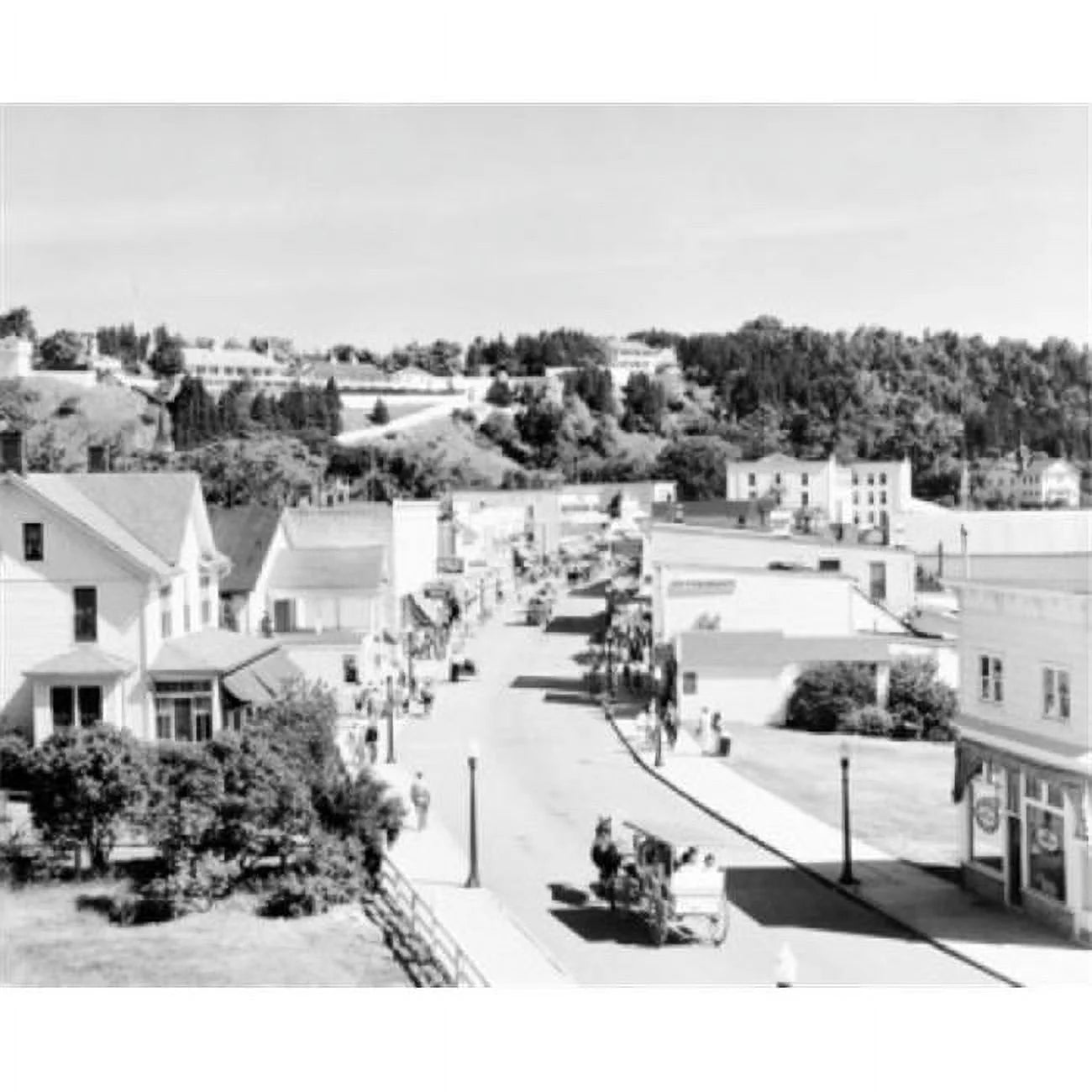 Usa michigan street scene on mackinac island poster print - 18 x 24 in.