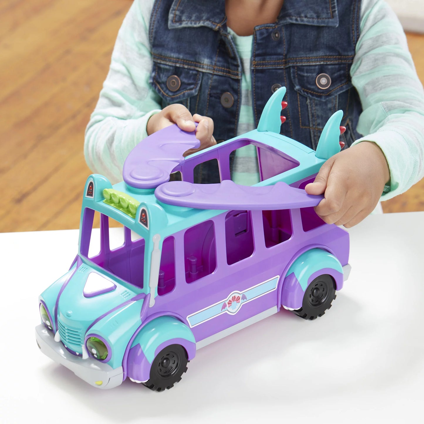 Netflix super monsters grrbus monster bus toy with lights, sounds, and music ages 3 and up