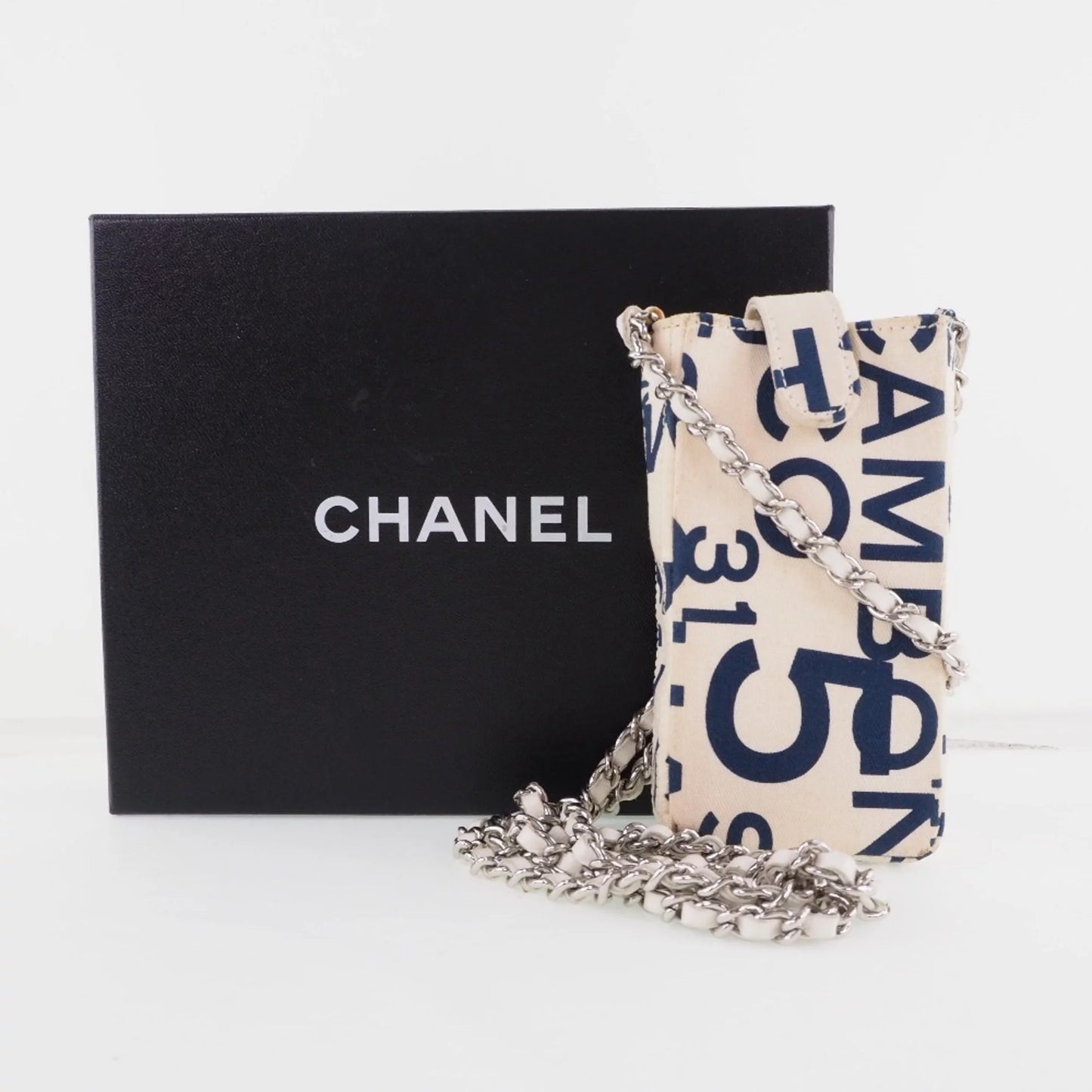 Pre-owned chanel chain pouch canvas white/blue women's (good)